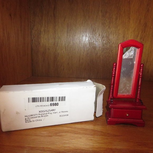 NUOBESTY Mini Dollhouse Mirror Dresser - Picture 8 of 10